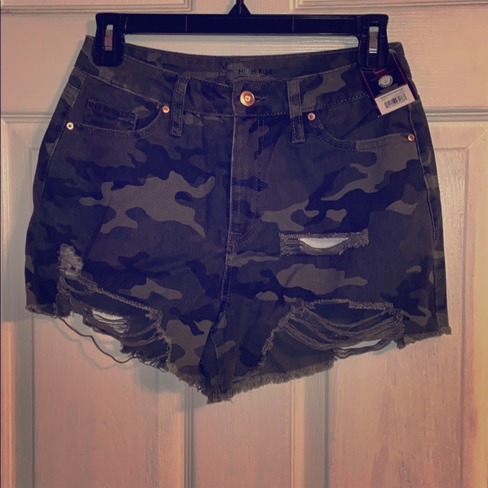 🦄NB destructed high rise mom short🦄